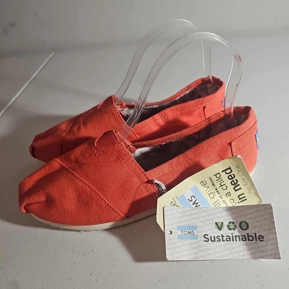 TOMS Women's Orange Espadrilles Size 7, New With Tags